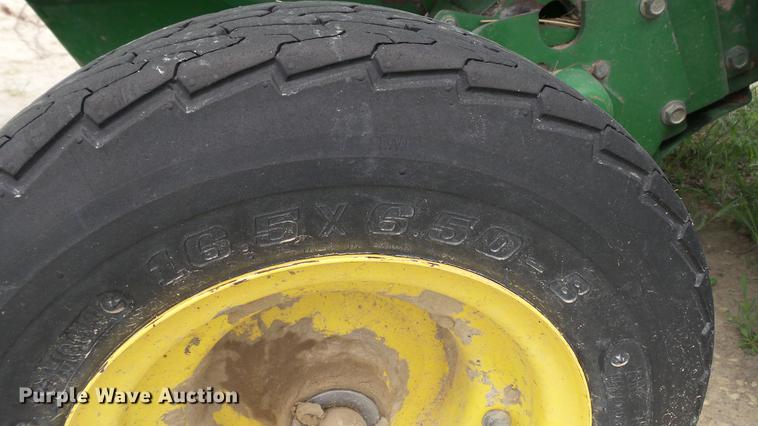 image for item DC4205 1993 John Deere 535 round baler