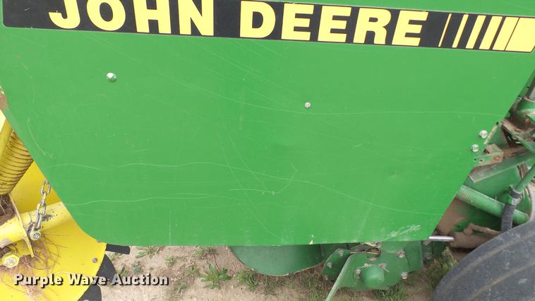 image for item DC4205 1993 John Deere 535 round baler