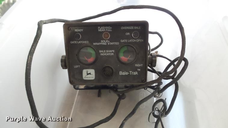 image for item DC4205 1993 John Deere 535 round baler