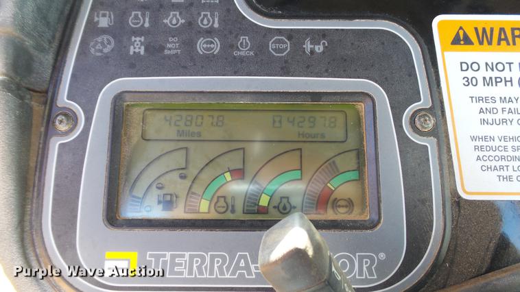 image for item DC4216 2005 Ag-Chem TerraGator 8104 sprayer