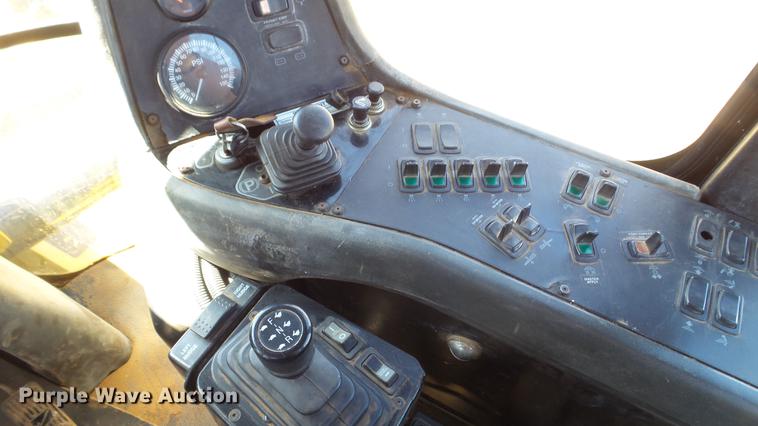 image for item DC4216 2005 Ag-Chem TerraGator 8104 sprayer