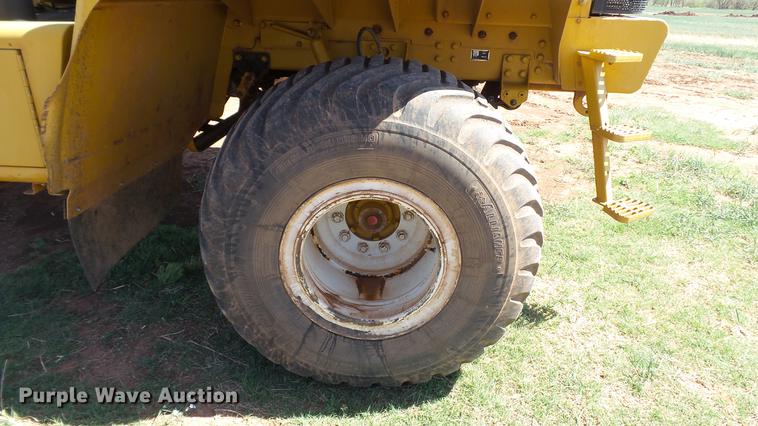 image for item DC4216 2005 Ag-Chem TerraGator 8104 sprayer