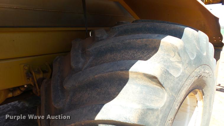 image for item DC4216 2005 Ag-Chem TerraGator 8104 sprayer