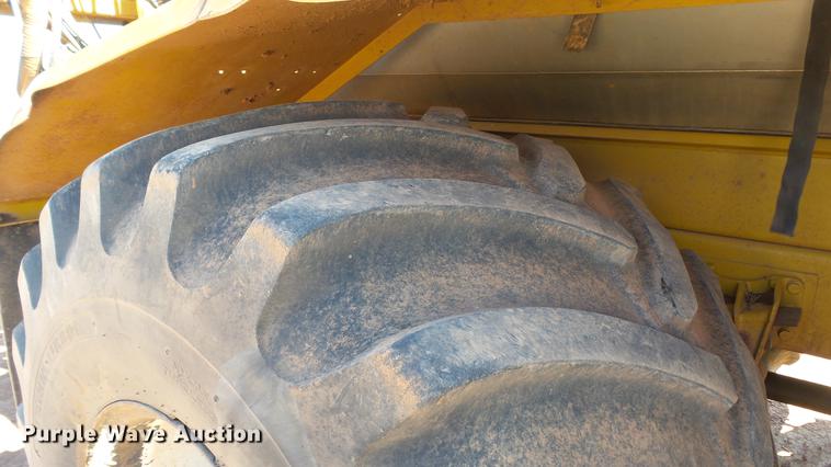 image for item DC4216 2005 Ag-Chem TerraGator 8104 sprayer