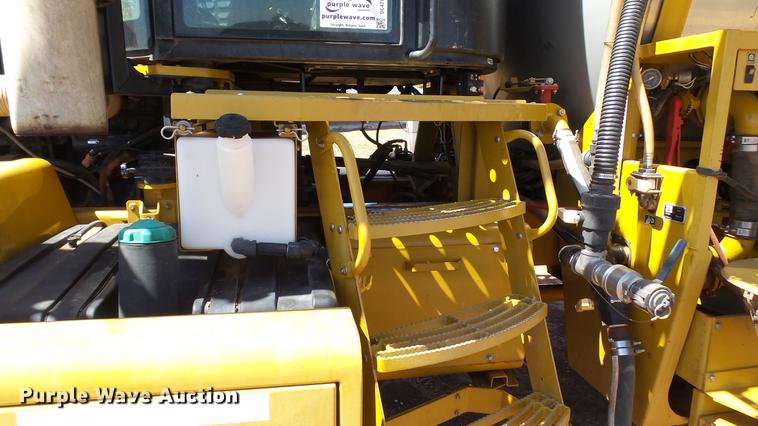 image for item DC4216 2005 Ag-Chem TerraGator 8104 sprayer