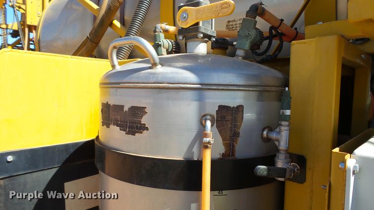 image for item DC4216 2005 Ag-Chem TerraGator 8104 sprayer