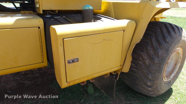 image for item DC4216 2005 Ag-Chem TerraGator 8104 sprayer