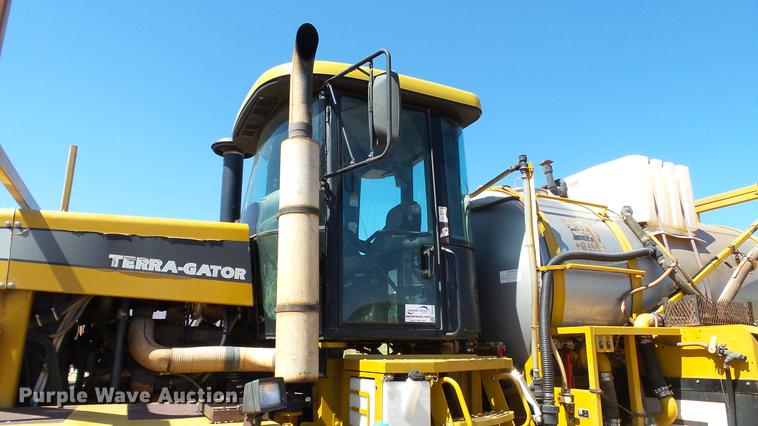 image for item DC4216 2005 Ag-Chem TerraGator 8104 sprayer