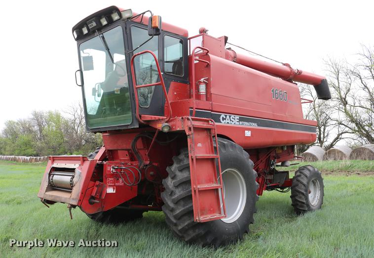 image for item DC7550 1987 Case IH 1660 combine