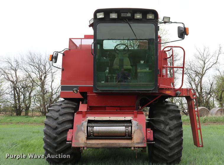 image for item DC7550 1987 Case IH 1660 combine
