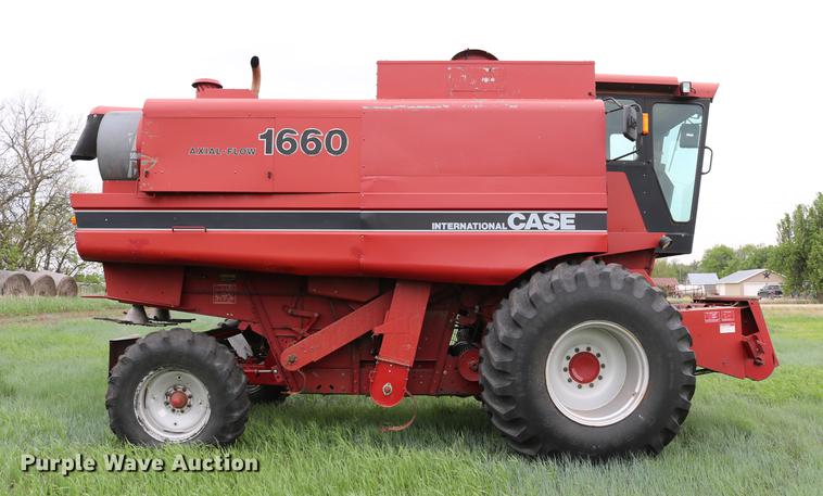 image for item DC7550 1987 Case IH 1660 combine