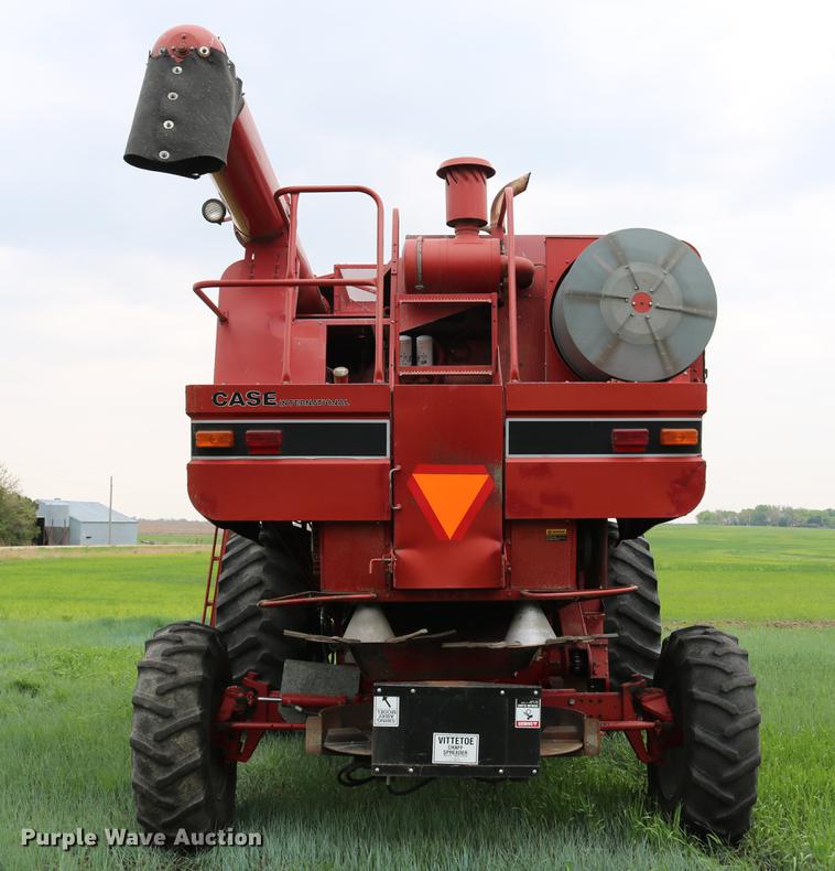 image for item DC7550 1987 Case IH 1660 combine