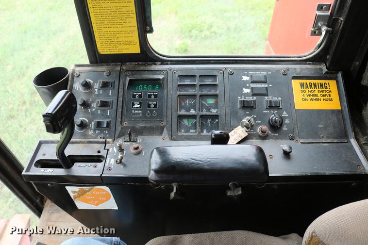 image for item DC7550 1987 Case IH 1660 combine