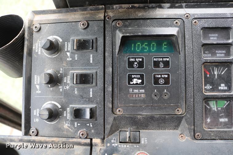 image for item DC7550 1987 Case IH 1660 combine