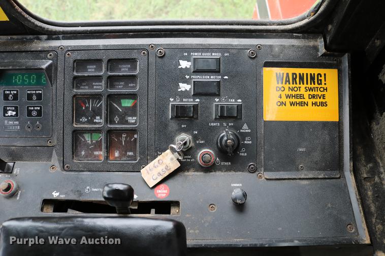 image for item DC7550 1987 Case IH 1660 combine