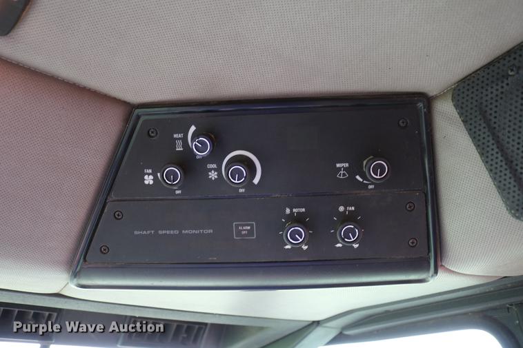 image for item DC7550 1987 Case IH 1660 combine