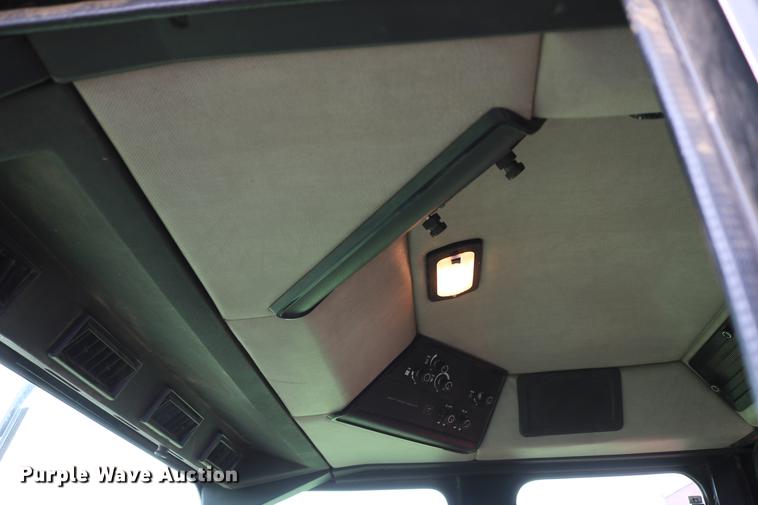 image for item DC7550 1987 Case IH 1660 combine