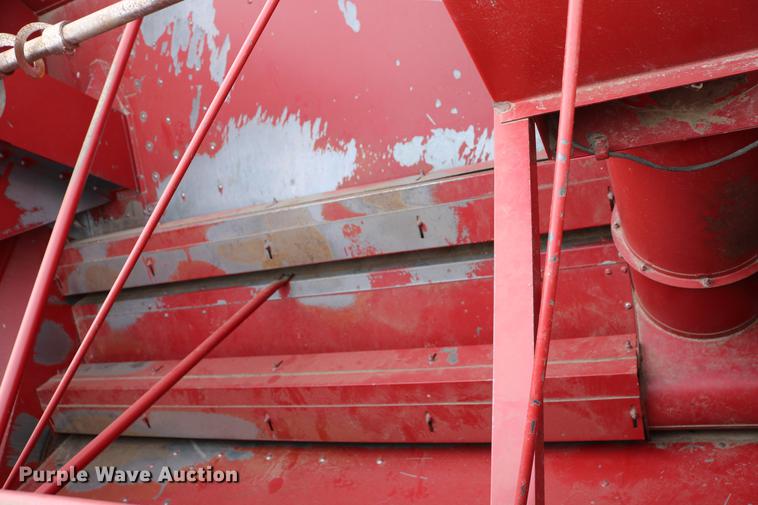 image for item DC7550 1987 Case IH 1660 combine