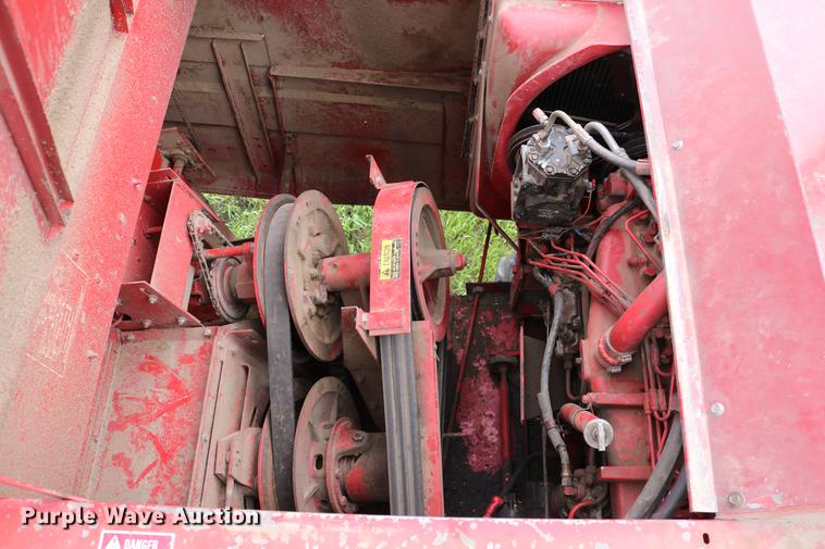 image for item DC7550 1987 Case IH 1660 combine