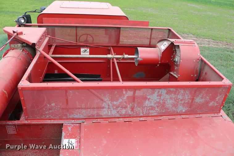 image for item DC7550 1987 Case IH 1660 combine