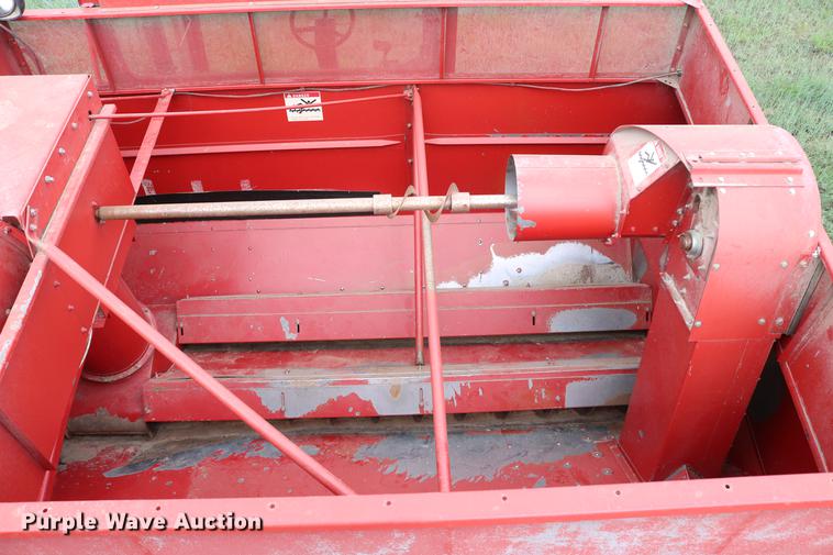 image for item DC7550 1987 Case IH 1660 combine