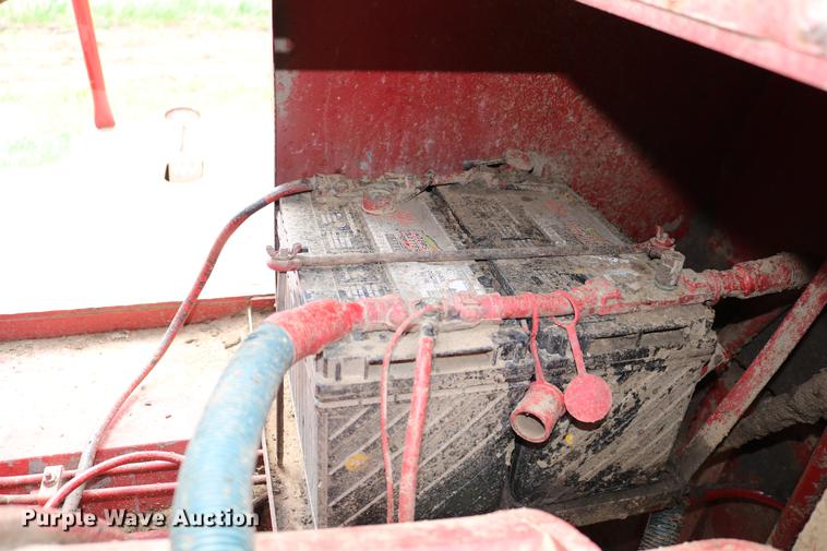 image for item DC7550 1987 Case IH 1660 combine