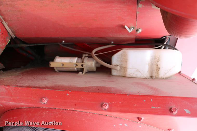 image for item DC7550 1987 Case IH 1660 combine