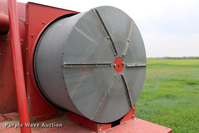 image for item DC7550 1987 Case IH 1660 combine