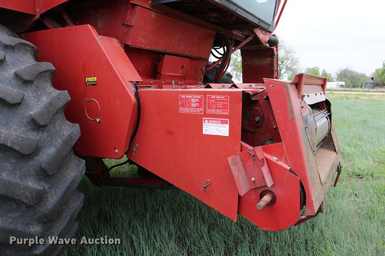 image for item DC7550 1987 Case IH 1660 combine