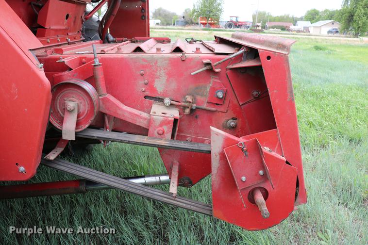 image for item DC7550 1987 Case IH 1660 combine