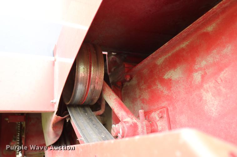 image for item DC7550 1987 Case IH 1660 combine