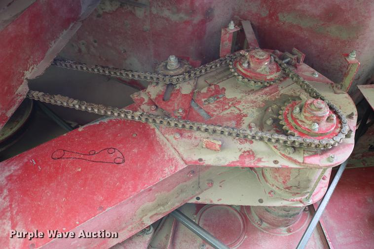 image for item DC7550 1987 Case IH 1660 combine