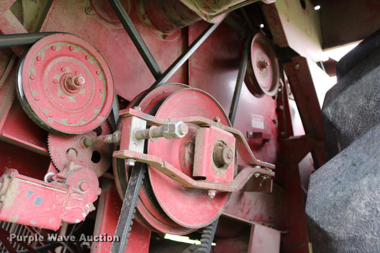 image for item DC7550 1987 Case IH 1660 combine