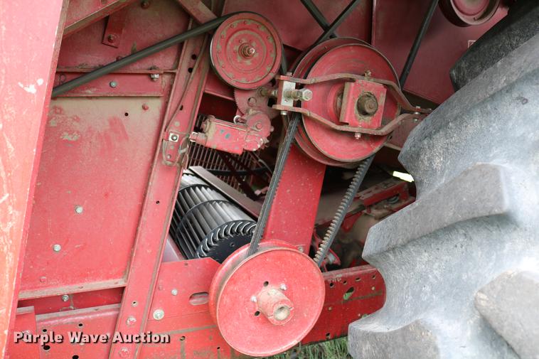 image for item DC7550 1987 Case IH 1660 combine
