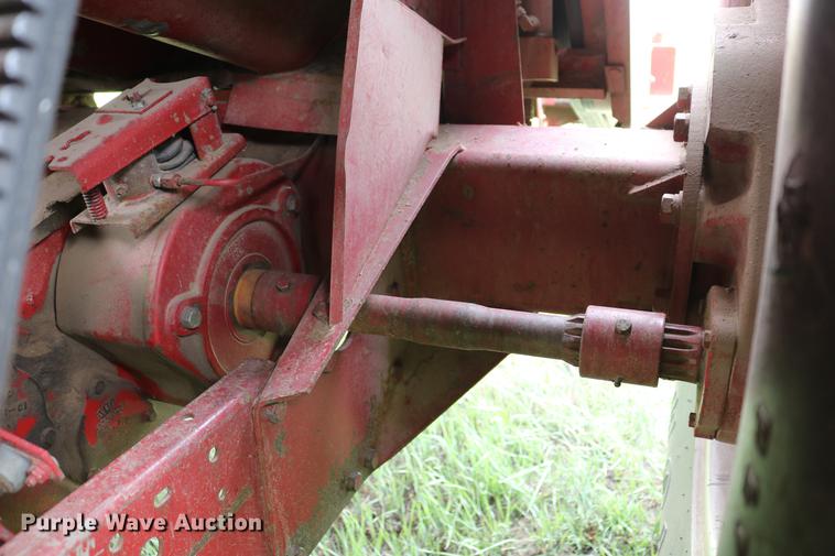 image for item DC7550 1987 Case IH 1660 combine