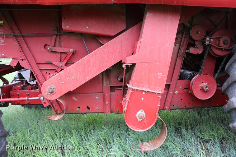 image for item DC7550 1987 Case IH 1660 combine