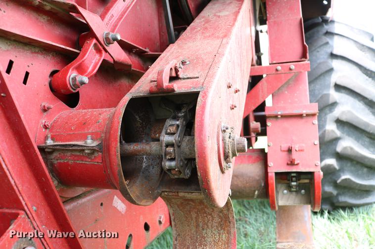 image for item DC7550 1987 Case IH 1660 combine