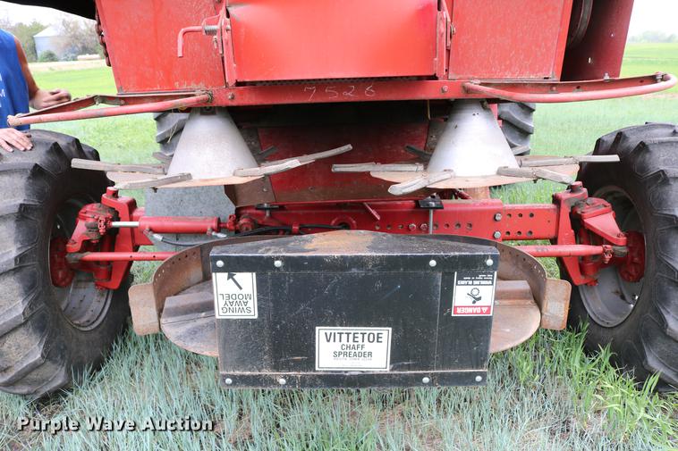 image for item DC7550 1987 Case IH 1660 combine