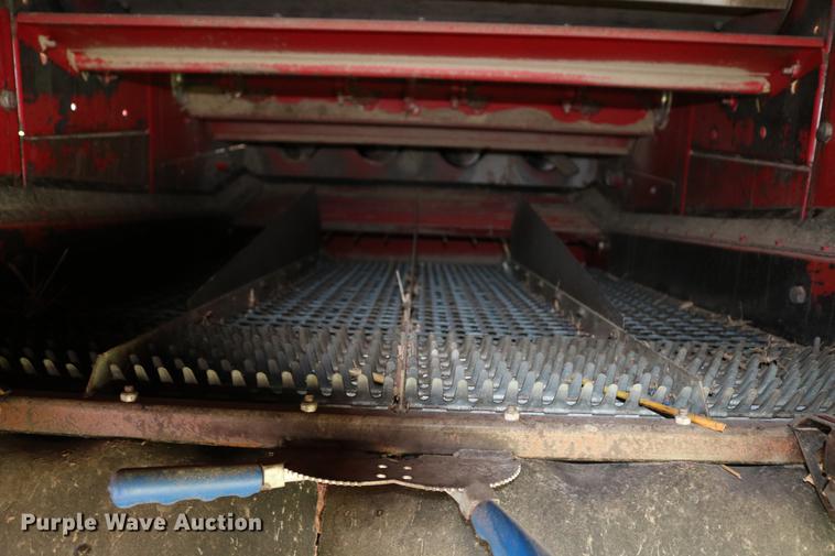 image for item DC7550 1987 Case IH 1660 combine