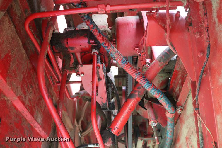 image for item DC7550 1987 Case IH 1660 combine
