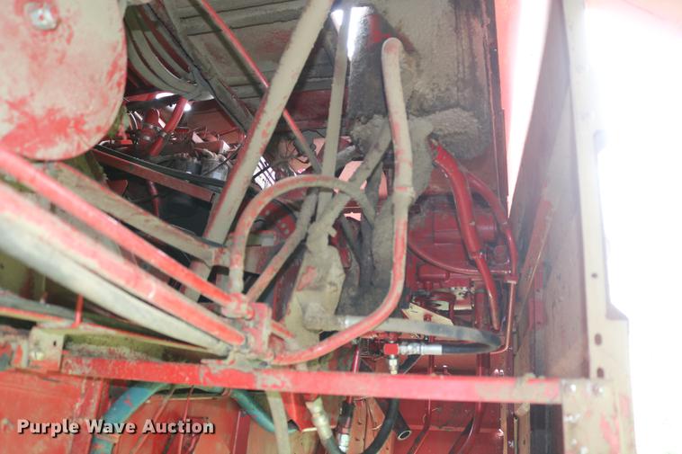 image for item DC7550 1987 Case IH 1660 combine