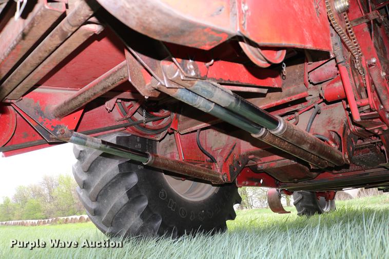 image for item DC7550 1987 Case IH 1660 combine