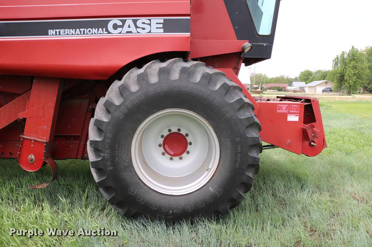 image for item DC7550 1987 Case IH 1660 combine