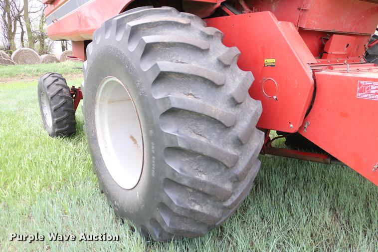 image for item DC7550 1987 Case IH 1660 combine