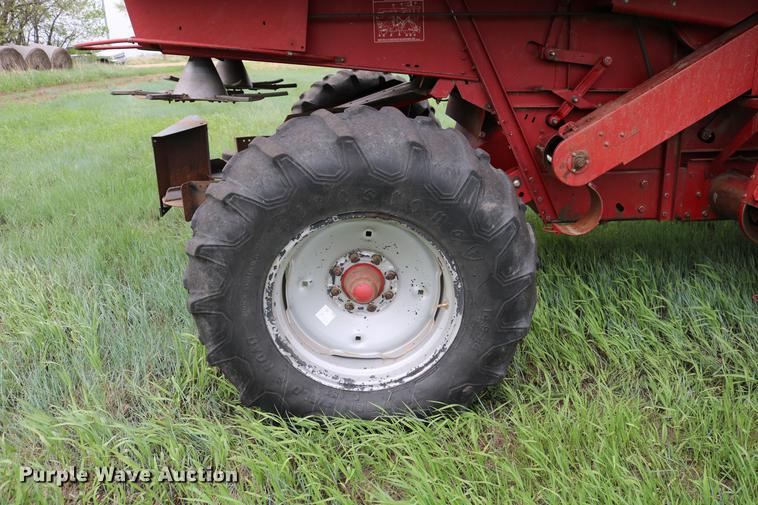 image for item DC7550 1987 Case IH 1660 combine