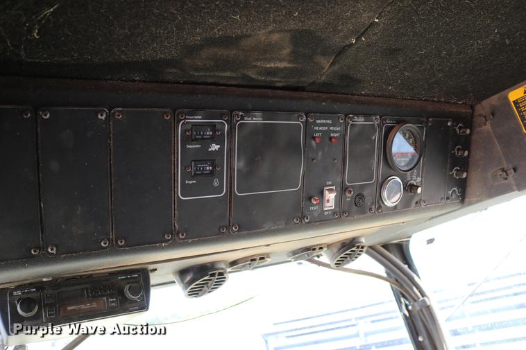 image for item DC7562 1977 Gleaner L2 combine