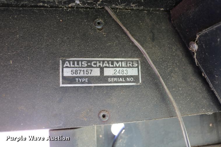 image for item DC7562 1977 Gleaner L2 combine