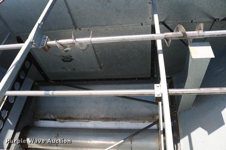 image for item DC7562 1977 Gleaner L2 combine