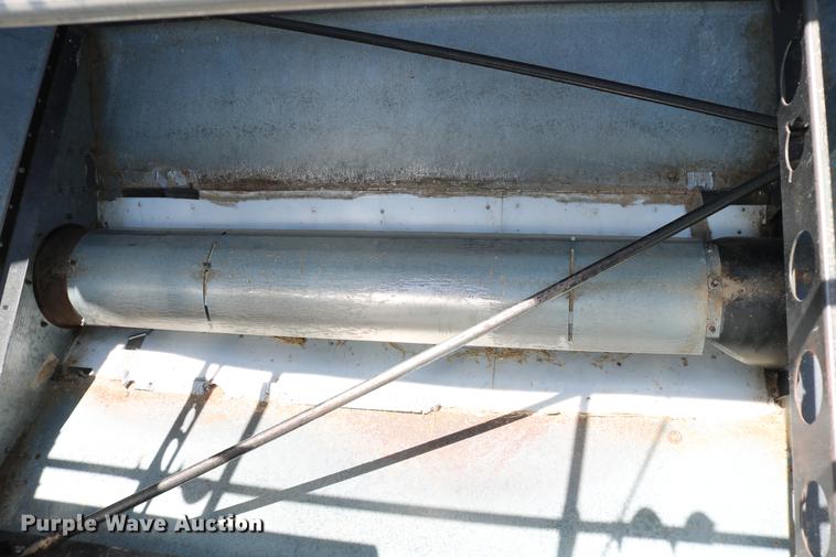 image for item DC7562 1977 Gleaner L2 combine