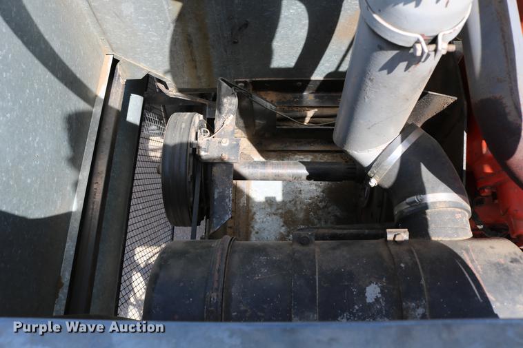 image for item DC7562 1977 Gleaner L2 combine